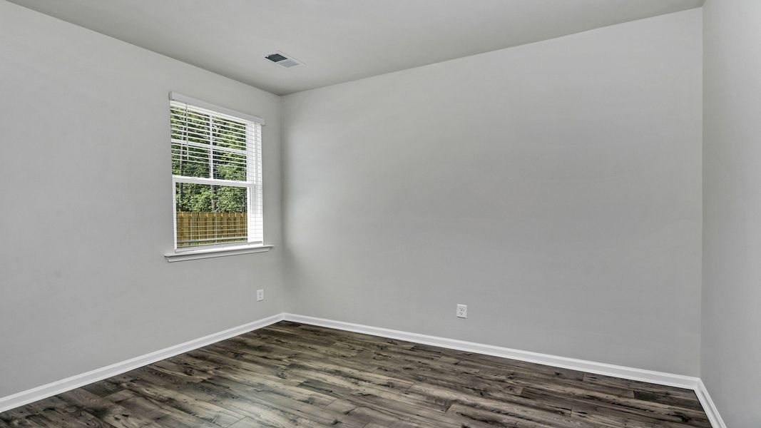 Spacious, unfurnished interior of a new home in Mulberry Landing, Orangeburg (Image 18).