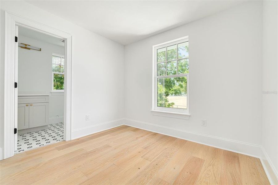 Spacious, unfurnished interior of a new home in , St. Petersburg (Image 25).