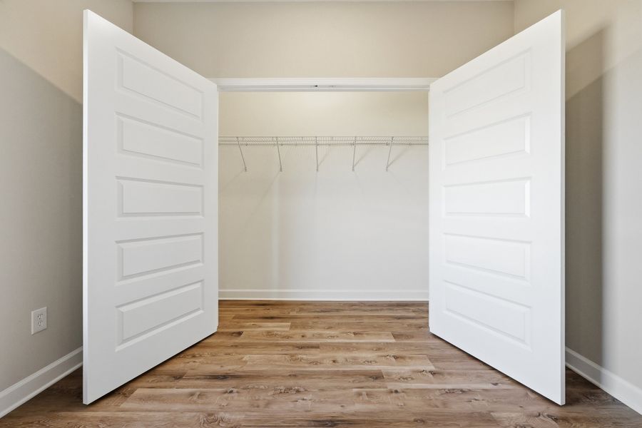 Spacious, unfurnished interior of a new home in , Crestview (Image 38).