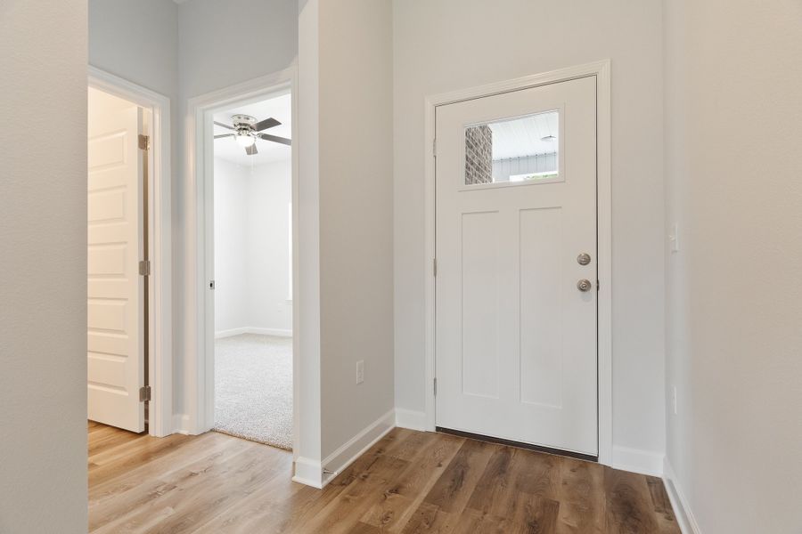 Spacious, unfurnished interior of a new home in Blossom Grove, Crestview (Image 26).