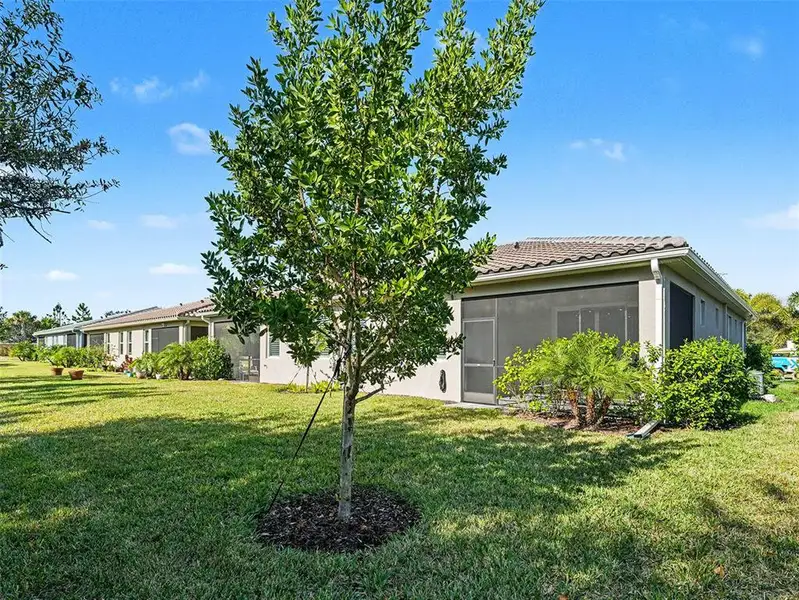 Exterior details and patio area of a home in , Venice (Image 3).