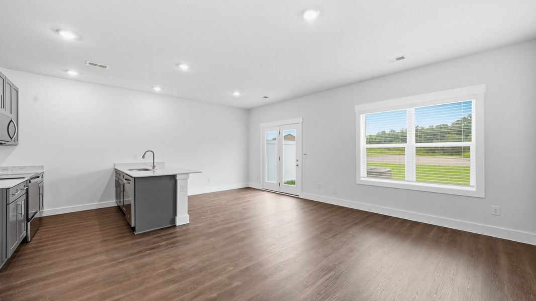 Spacious, unfurnished interior of a new home in The Arbor Townhomes, Kingsport (Image 19).