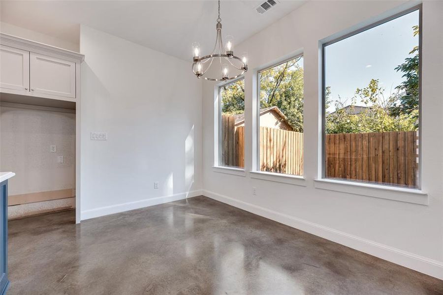 Spacious, unfurnished interior of a new home in , Dallas (Image 24).