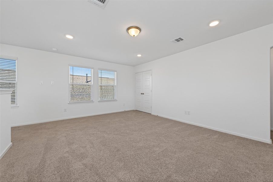 Spacious, unfurnished interior of a new home in Enclave at Willis, Willis (Image 36).