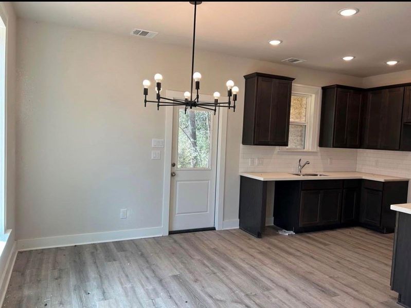 Spacious, unfurnished interior of a new home in , Livingston (Image 9).