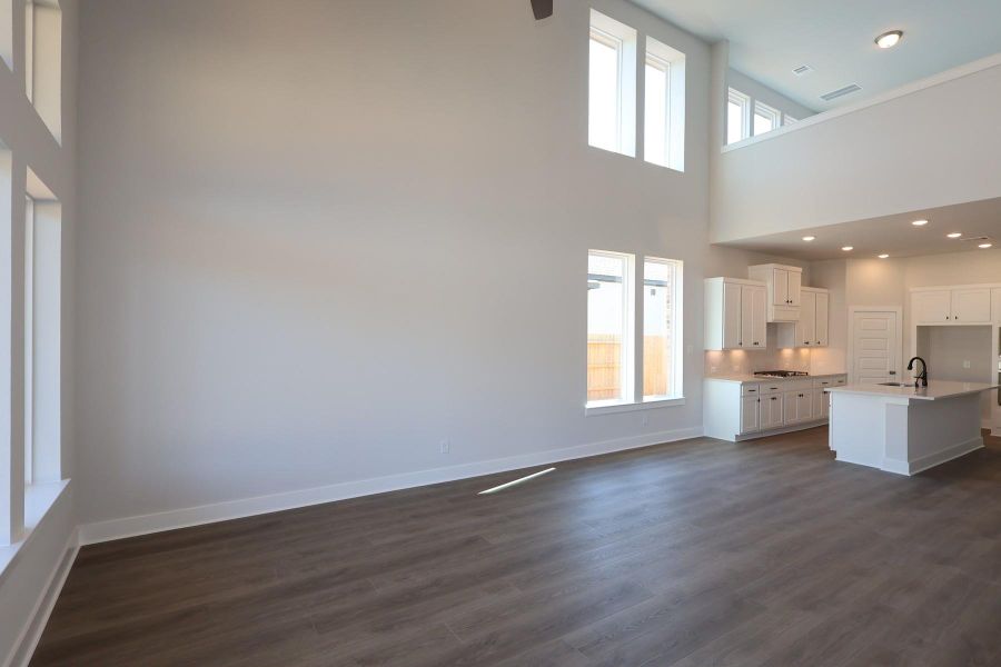 Spacious, unfurnished interior of a new home in Clopton Farms, Montgomery (Image 7).