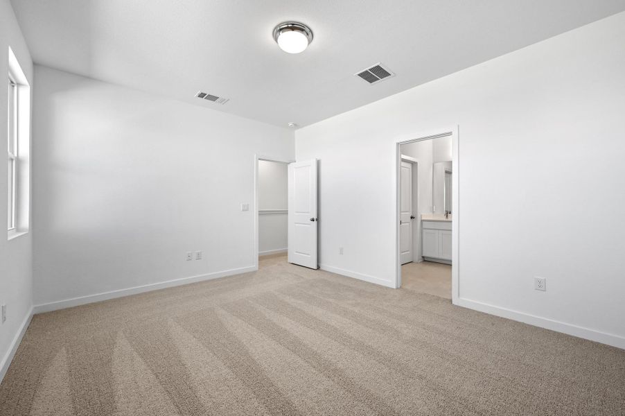 Spacious, unfurnished interior of a new home in , Buda (Image 17).