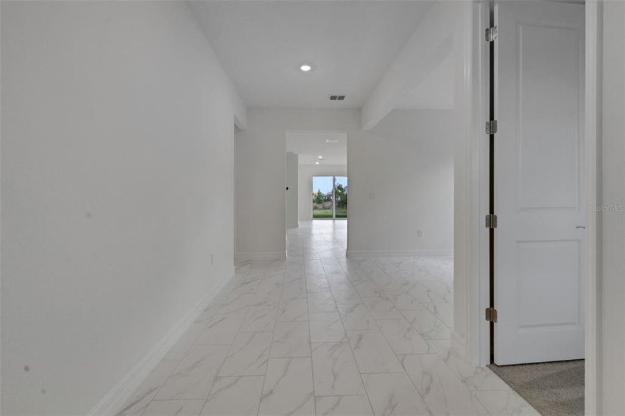 Spacious, unfurnished interior of a new home in Turnleaf, Punta Gorda (Image 32). Spacious, unfurnished interior of a new home in Turnleaf, Punta Gorda (Image 32).