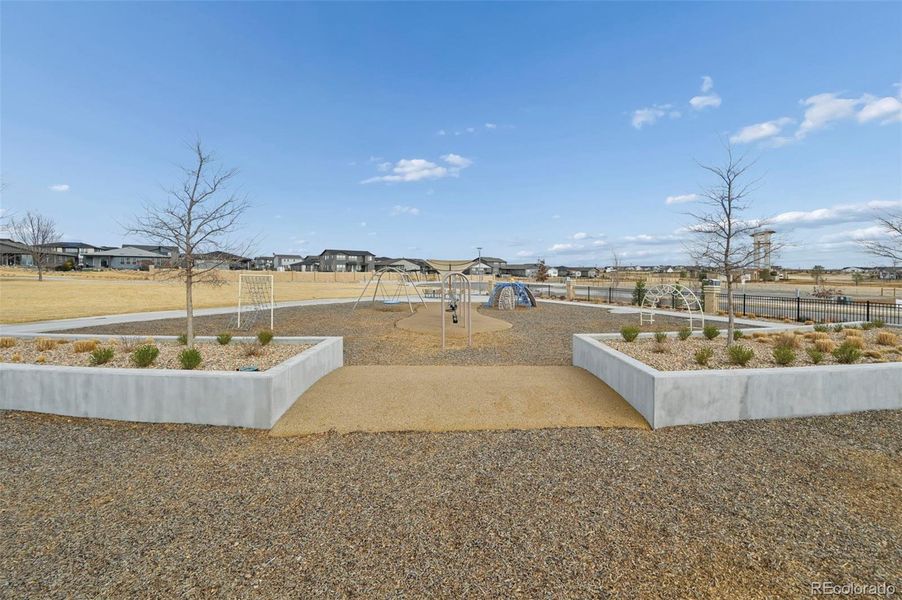 Community amenities in , Aurora (Image 28).