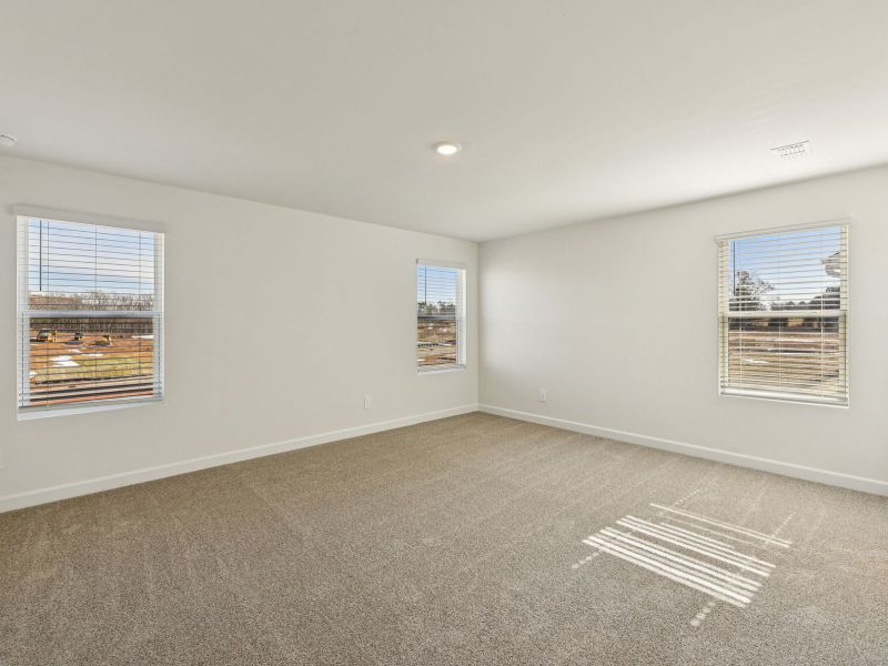Spacious, unfurnished interior of a new home in Galloway Ridge, Charlotte (Image 14).