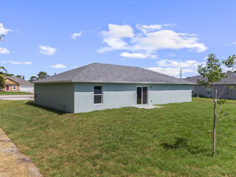 Exterior details and patio area of a home in , Port St. Lucie (Image 17).