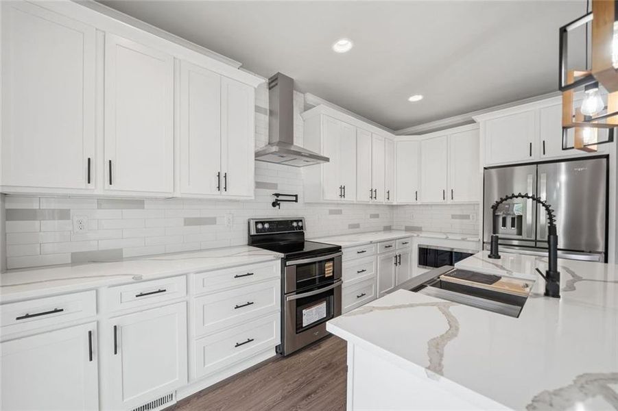 Furnished interior view inside a new home in , Dawsonville (Image 19).