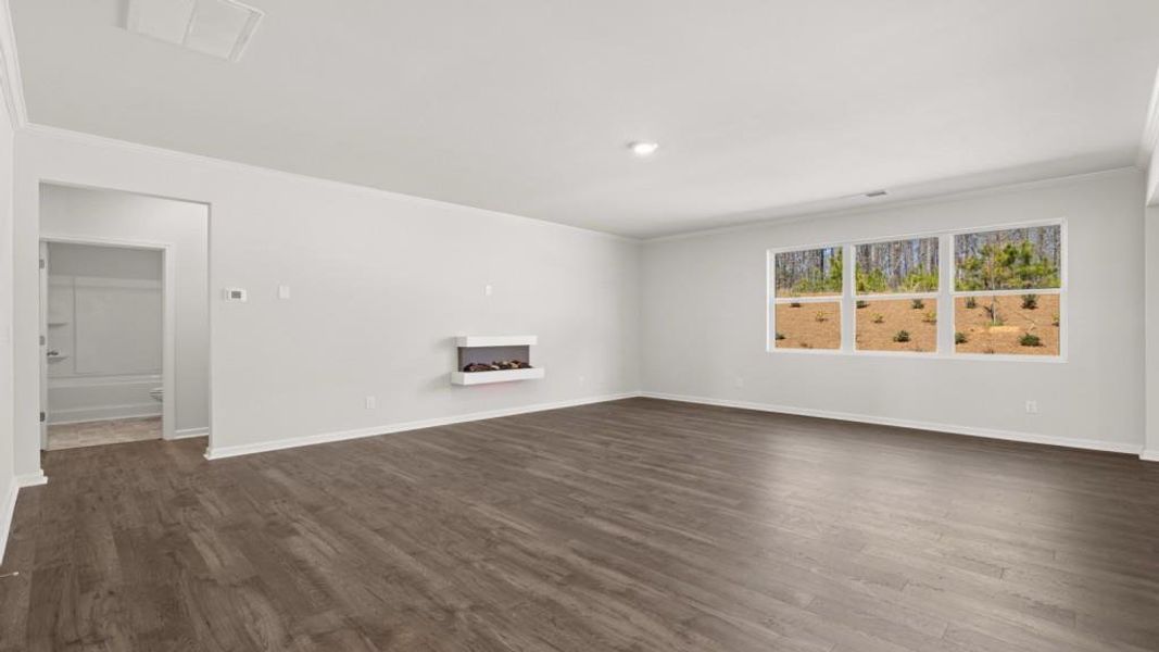 Spacious, unfurnished interior of a new home in Thompson Ridge, Dallas (Image 38).