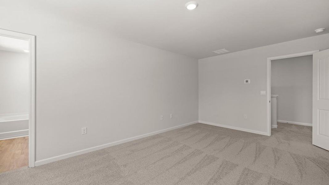 Spacious, unfurnished interior of a new home in Oconee Overlook Townhomes, Gainesville (Image 21).