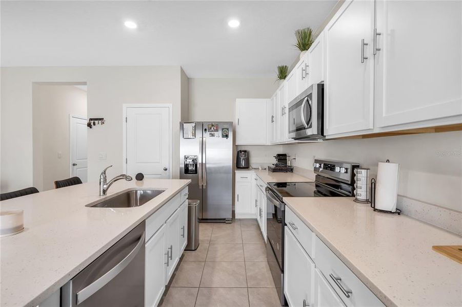 Furnished interior view inside a new home in , Land O' Lakes (Image 14).