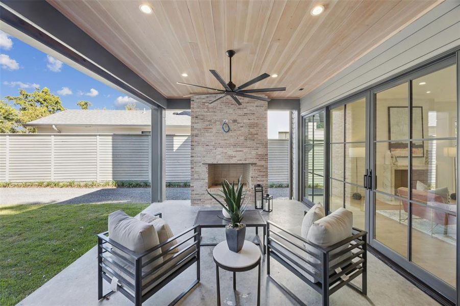 Exterior details and patio area of a home in , Dallas (Image 26).