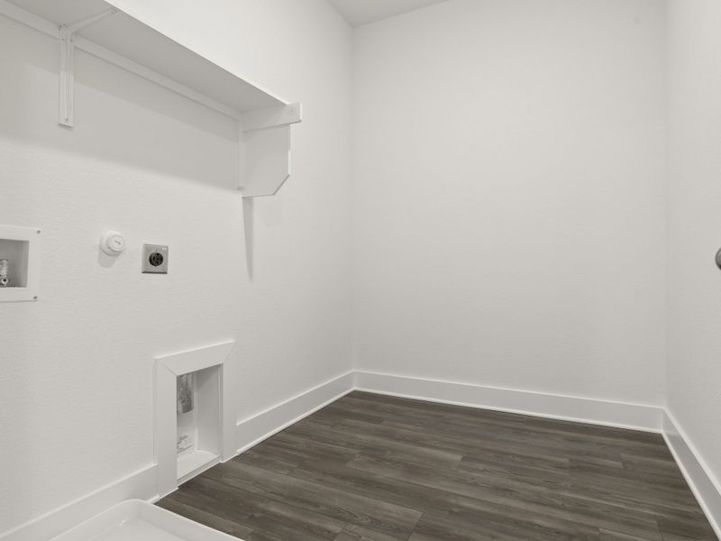 Spacious, unfurnished interior of a new home in Avery Centre, Round Rock (Image 21).