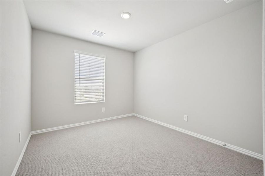 Spacious, unfurnished interior of a new home in Eastridge - Signature Series, McKinney (Image 31).
