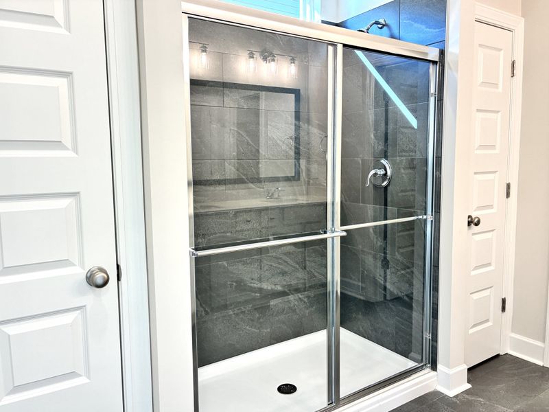 Close-up of interior finishes inside a home in Holly Ridge, Greenville (Image 10).