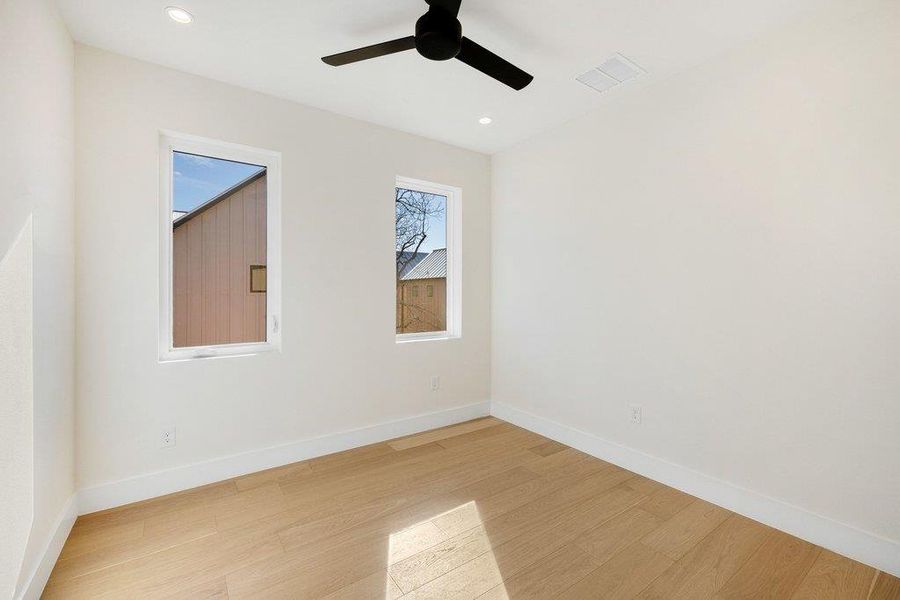 Spacious, unfurnished interior of a new home in , Austin (Image 23).