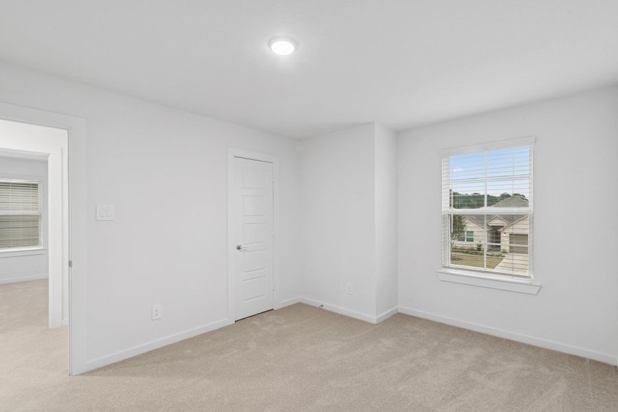 Spacious, unfurnished interior of a new home in Sorella, Tomball (Image 15).