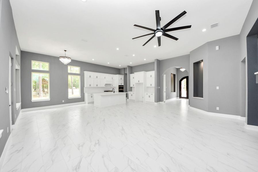 Spacious, unfurnished interior of a new home in , Dayton (Image 15).