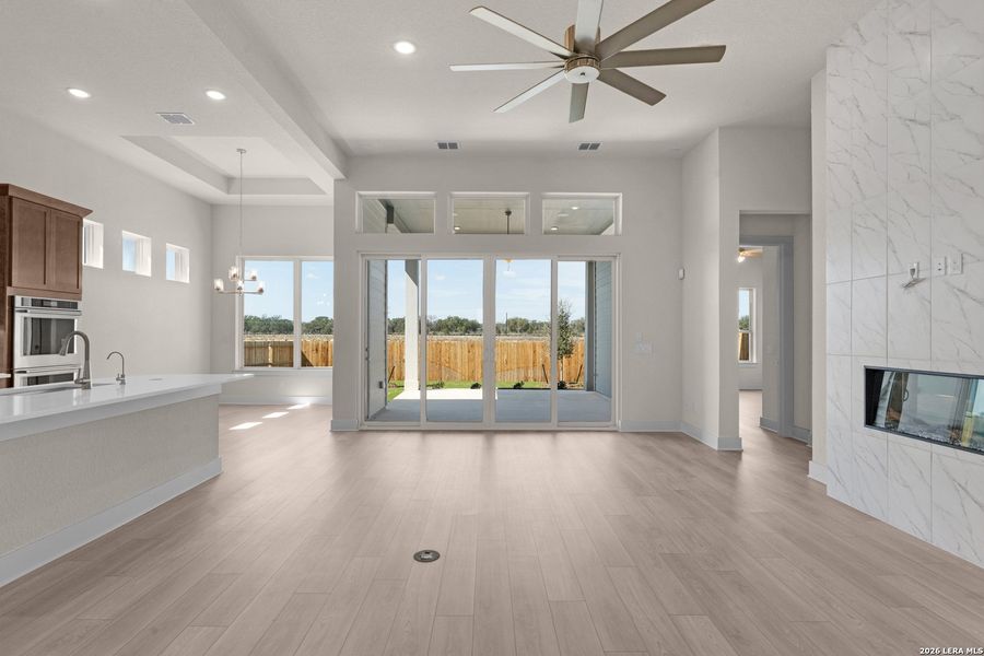 Spacious, unfurnished interior of a new home in Davis Ranch, San Antonio (Image 19). Spacious, unfurnished interior of a new home in Davis Ranch, San Antonio (Image 19).