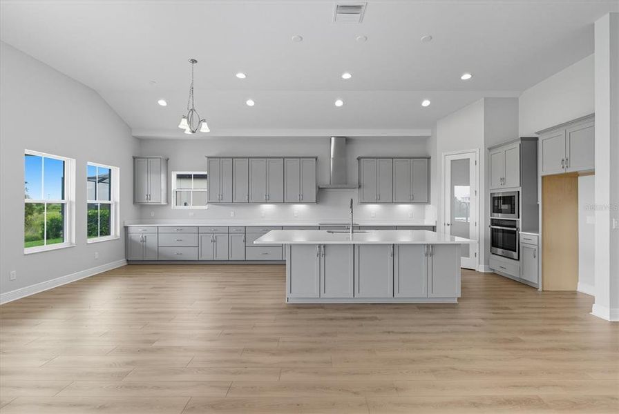 Spacious, unfurnished interior of a new home in Mirada, San Antonio (Image 10).