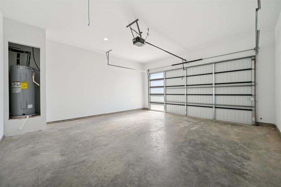 Spacious, unfurnished interior of a new home in , Gun Barrel City (Image 29). Spacious, unfurnished interior of a new home in , Gun Barrel City (Image 29).