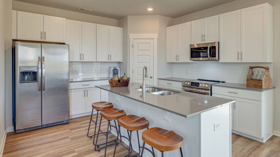 Vineyard-Grove Classic Collection Primrose Kitchen