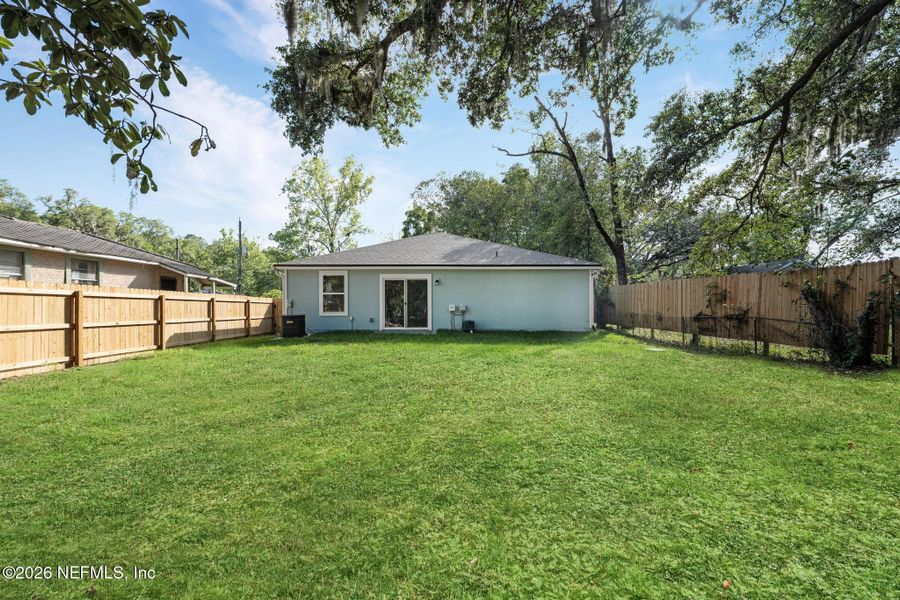 Exterior details and patio area of a home in , Jacksonville (Image 4).
