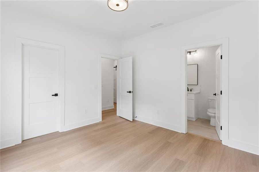 Spacious, unfurnished interior of a new home in , Smyrna (Image 28).