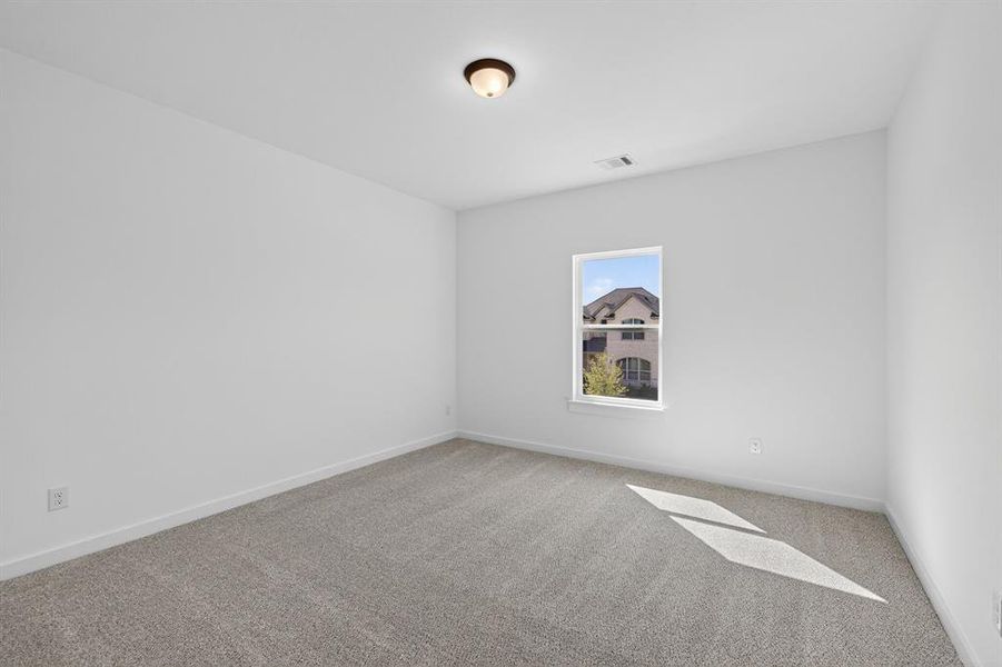 Spacious, unfurnished interior of a new home in Solterra, Mesquite (Image 11).