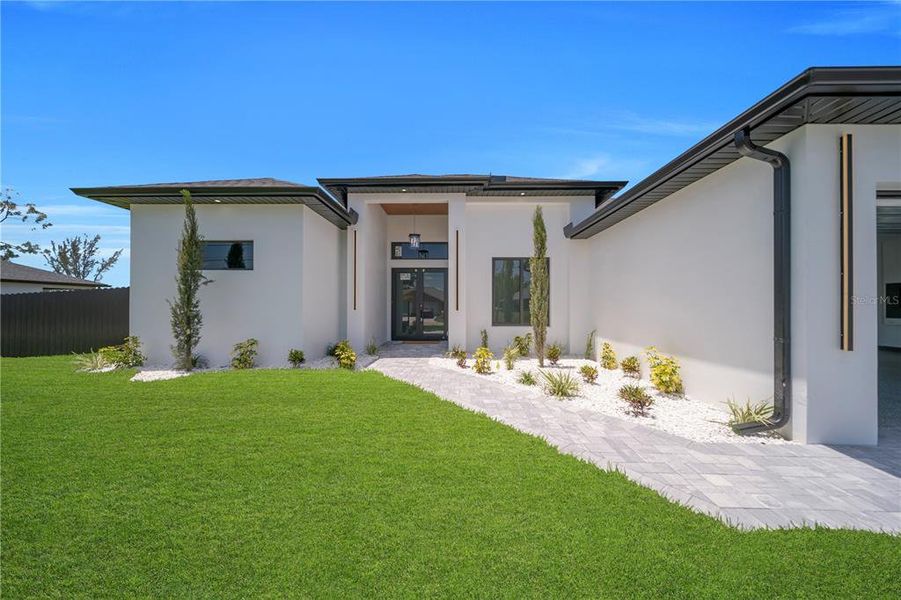 Exterior details and patio area of a home in , Cape Coral (Image 37).