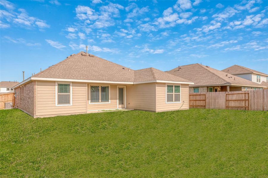Exterior details and patio area of a home in Sendero: Wildflower II Collection, Rosenberg (Image 2).