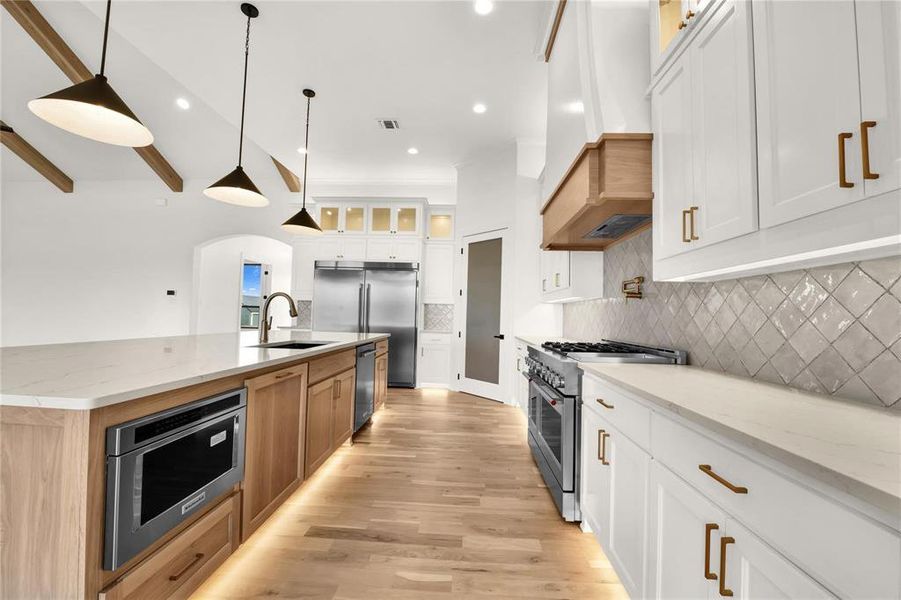 Furnished interior view inside a new home in , Aledo (Image 19).