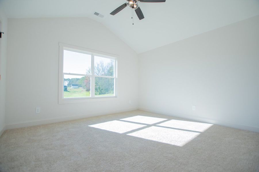 Spacious, unfurnished interior of a new home in The Reserve at Red Oaks, Carrollton (Image 40).
