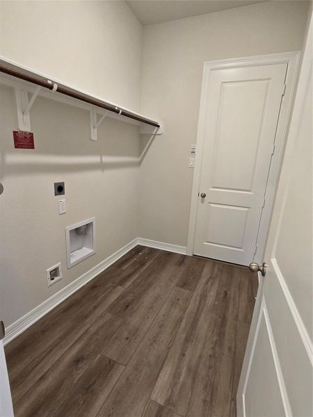 Spacious, unfurnished interior of a new home in Lake Mija Village, Seabrook (Image 15).