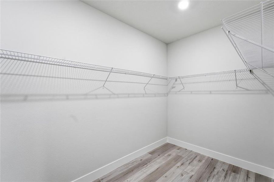 Spacious, unfurnished interior of a new home in , Citrus Springs (Image 26).