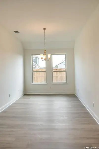 Spacious, unfurnished interior of a new home in , Marion (Image 11).