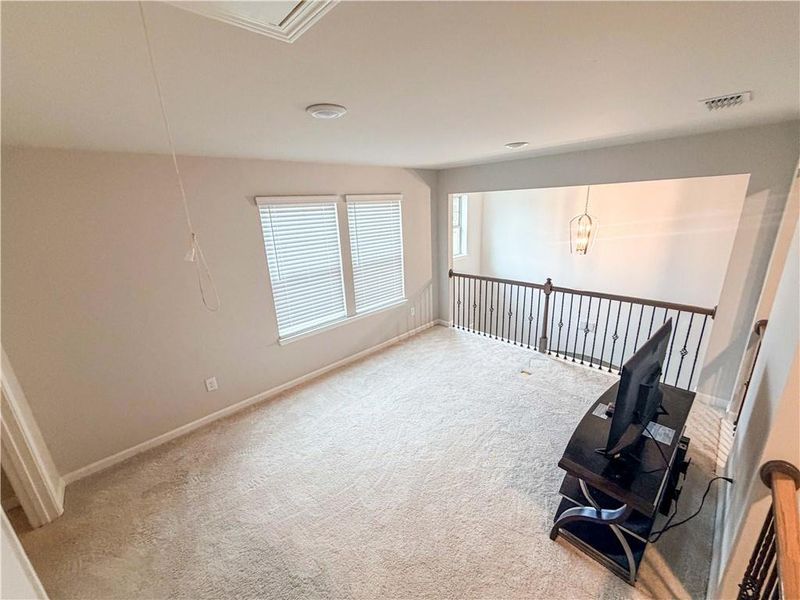 Spacious, unfurnished interior of a new home in , Stockbridge (Image 97).