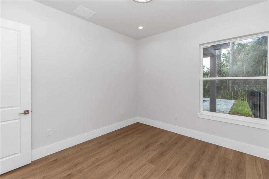 Spacious, unfurnished interior of a new home in , Winter Park (Image 46).