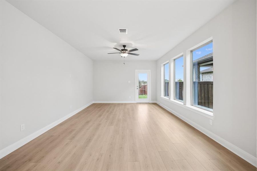 Spacious, unfurnished interior of a new home in Karis - Cottage Series, Crowley (Image 34).