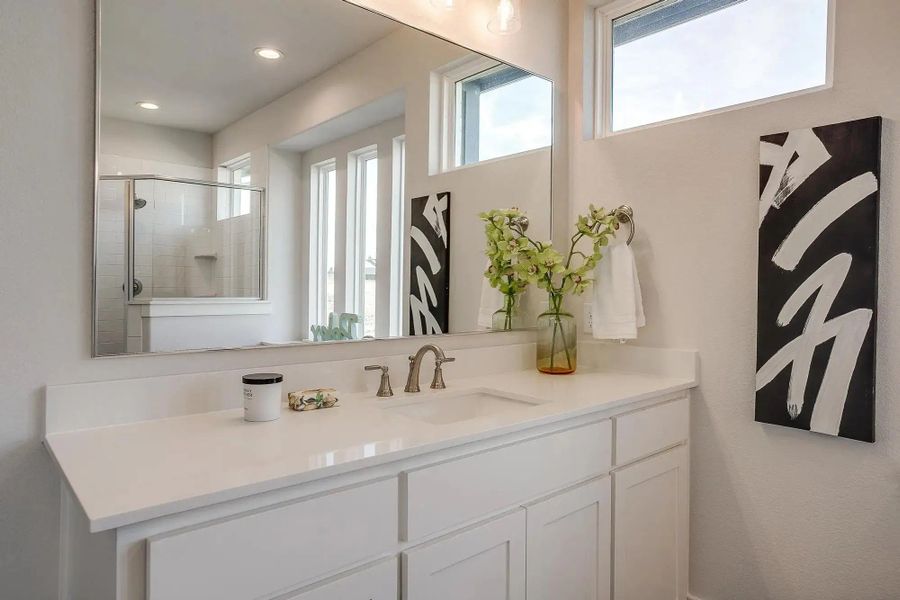 Representative furnished interior of a home built from the The Nathan by Elmwood Custom Homes in Ranch at Stone Hill, Waxahachie (Image 21).