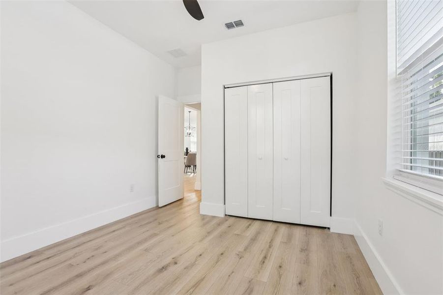 Spacious, unfurnished interior of a new home in , Tampa (Image 21).