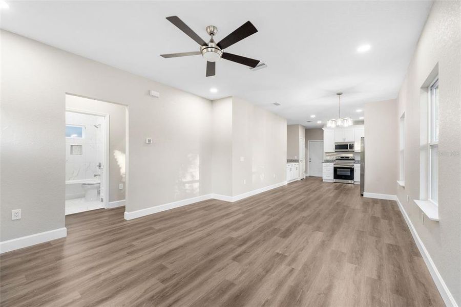 Spacious, unfurnished interior of a new home in , Gainesville (Image 10).