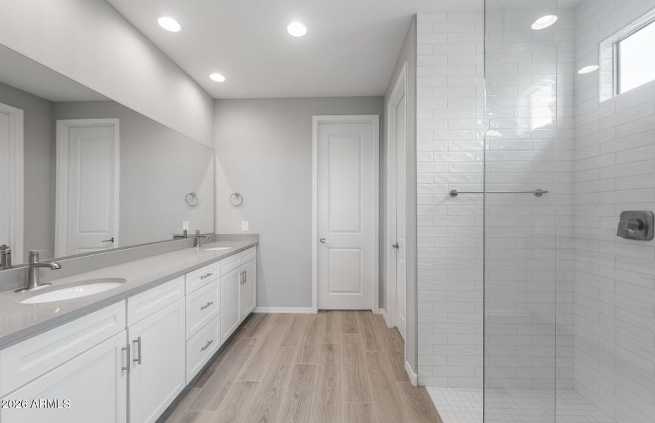 Owner's Bathroom Owner's Bathroom