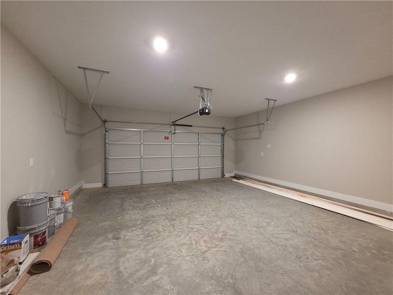 Spacious, unfurnished interior of a new home in Benson Estates, Dallas (Image 17).