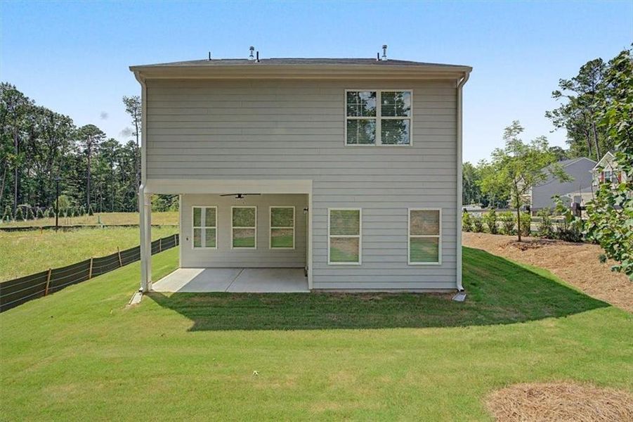 Exterior details and patio area of a home in Sawmill Creek, Mableton (Image 29).