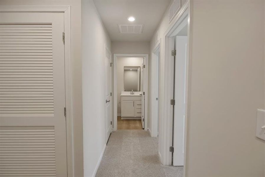 Spacious, unfurnished interior of a new home in Beech Glen, Anderson (Image 14).